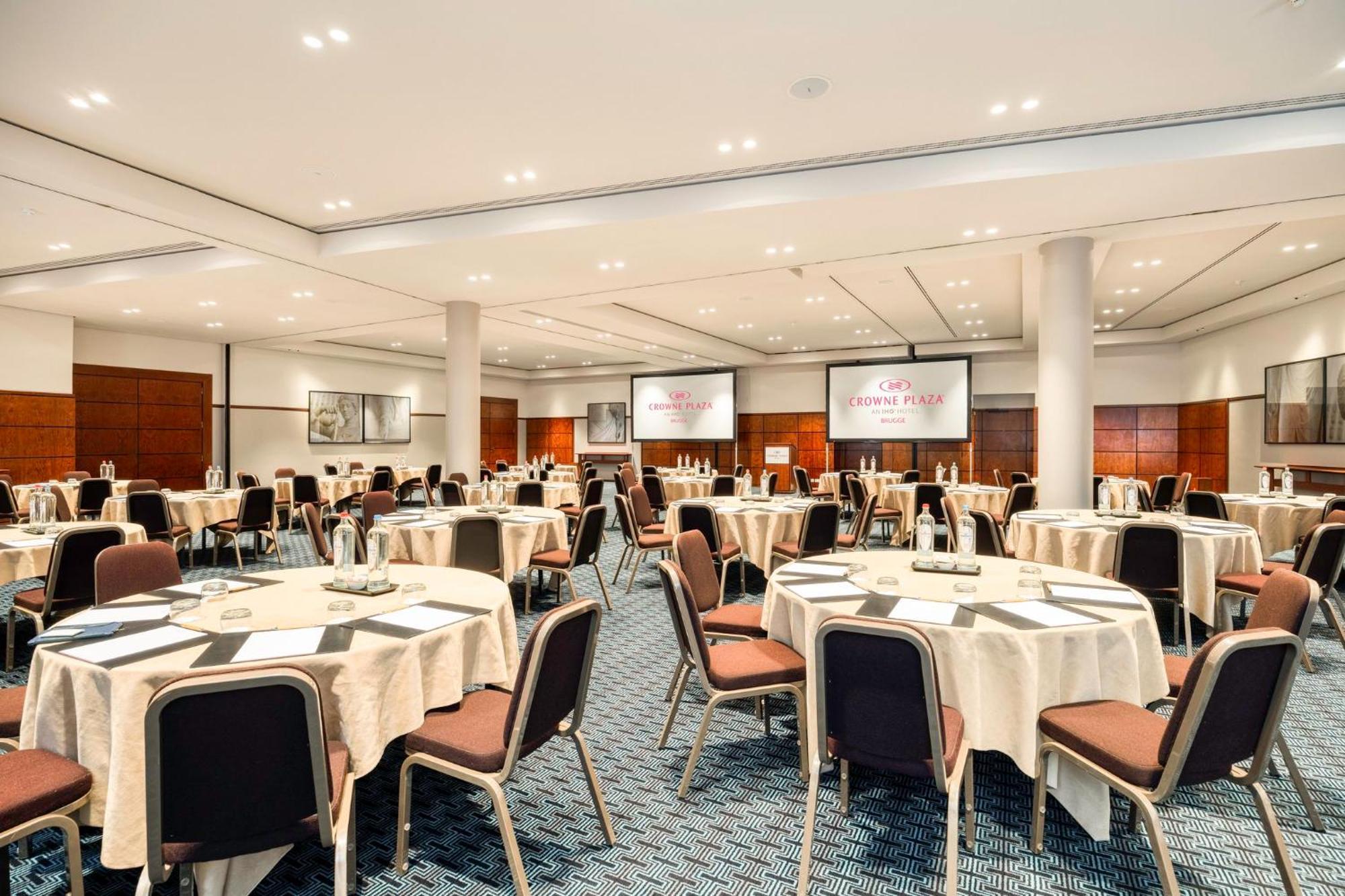 Crowne Plaza Hotel Brugge By Ihg Exterior photo